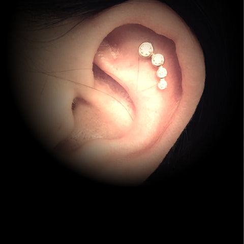 Goldene Labrets / Goldene Helixpiercings / Goldene Ohrpiercings